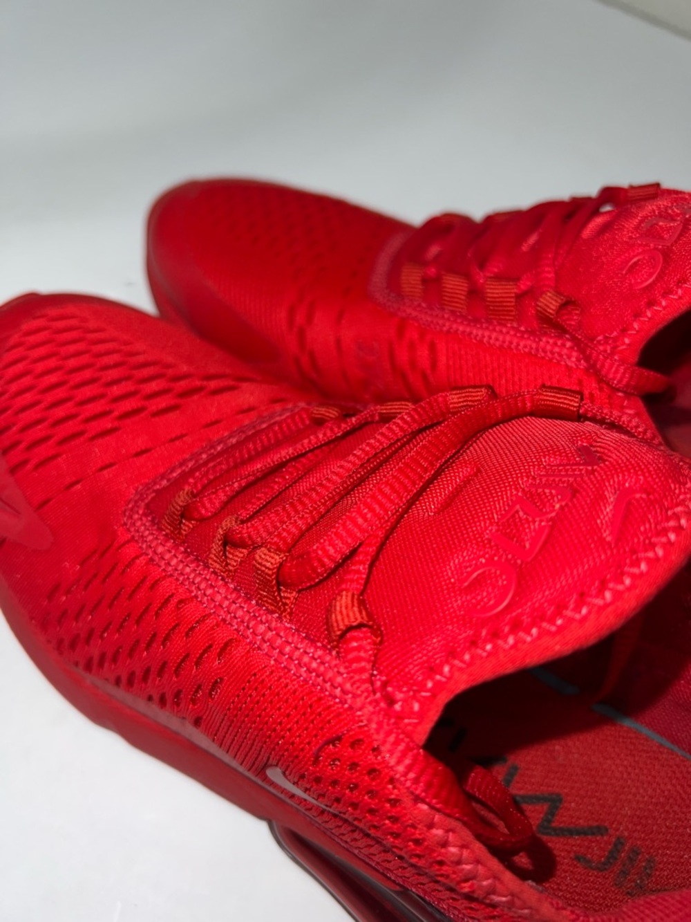 Nike Men’s Air Max 270 Triple Red Sneakers 8.5 - Picture 10 of 11